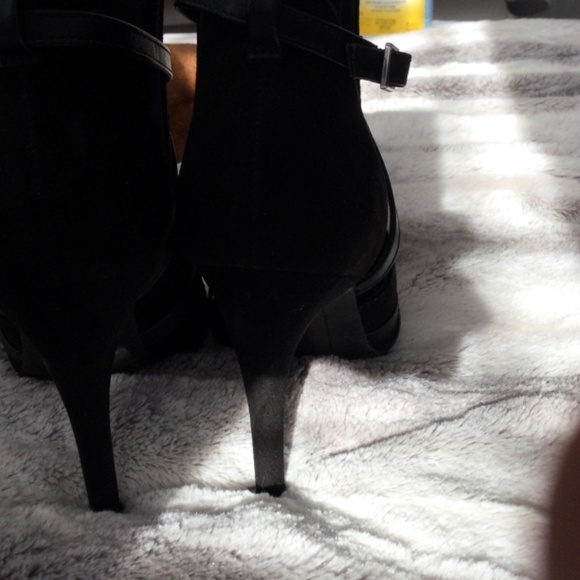 Black faux suede heels size 8 - Picture 6 of 8